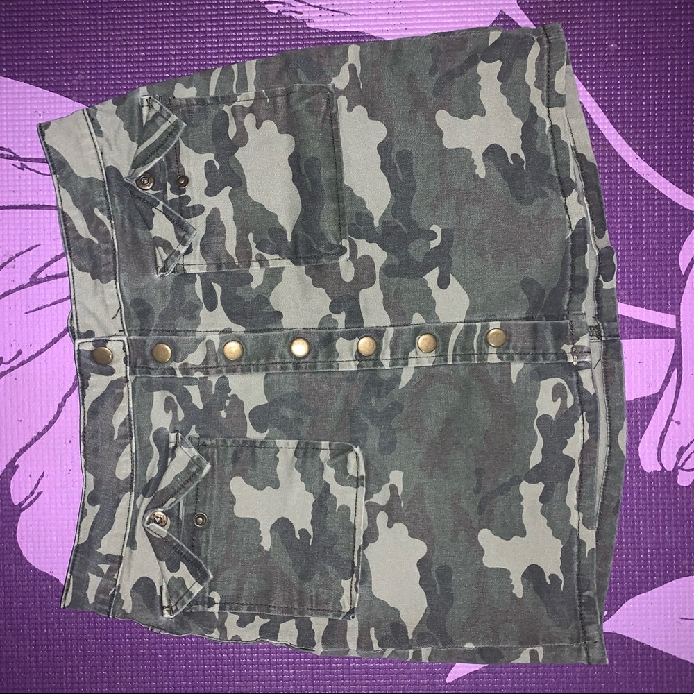 Brand: Ashley mason Size: L